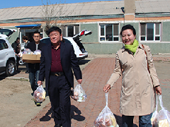 攜手共踐行，黨暖老人心